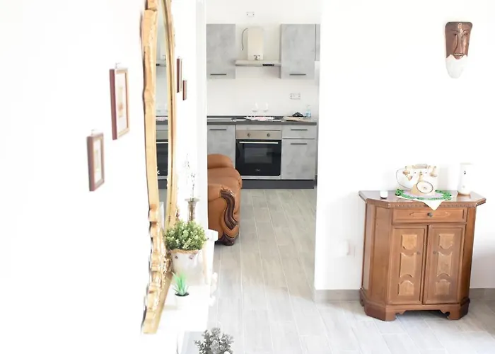 Profumo Di Vigna - Roero * モンテーウ・ロエーロ